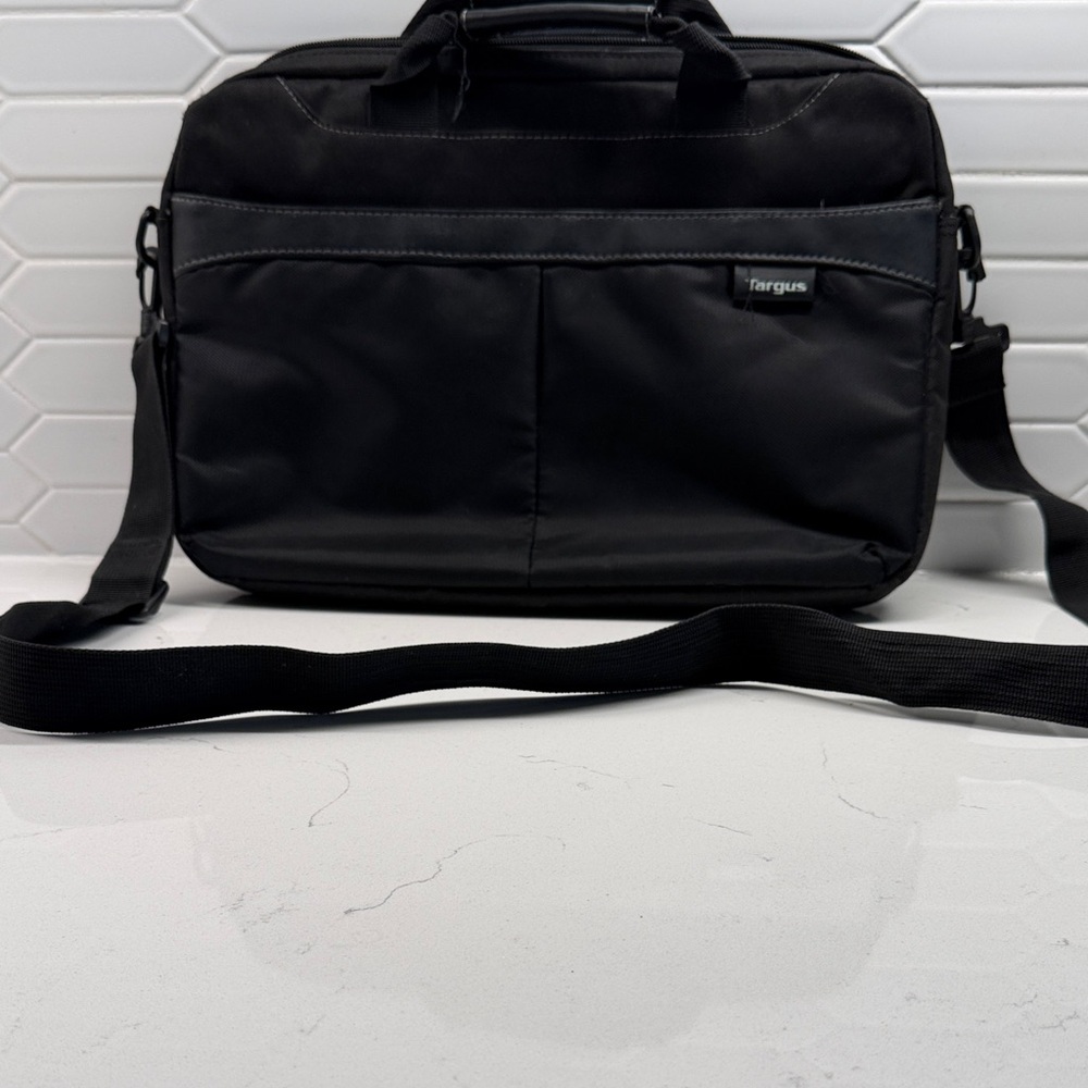 Targus Black Laptop Briefcase with Shoulder Strap